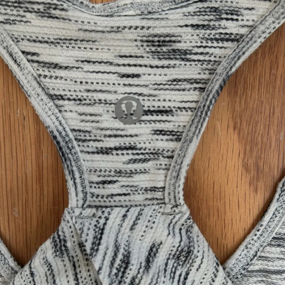 Lululemon | Essential Tank | Tiger Space | size 6 - Picture 5 of 5